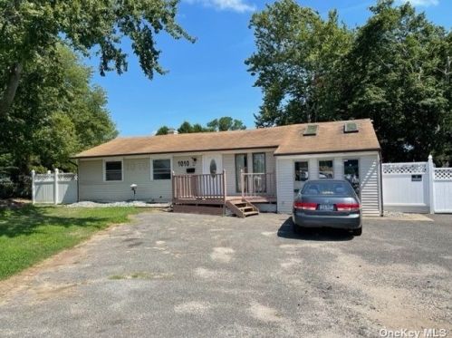 1010 Motor Pkwy, Central Islip, NY 11722-1118