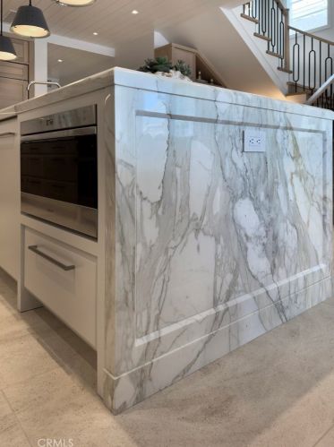 209 Crystal Ave, Newport Beach CA  92662-1313 exterior