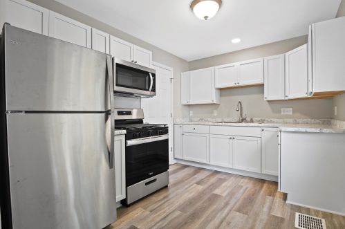 3725 63, Milwaukee WI 53220-1957 exterior