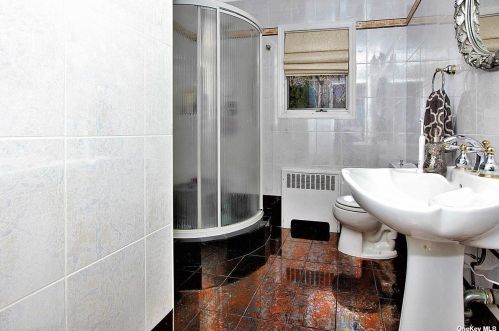 508 Wolf Hill Rd, Huntington Station NY  11746-5725 exterior