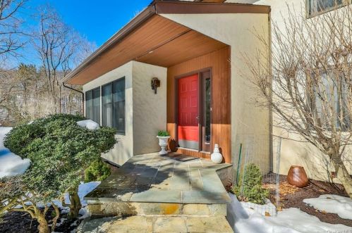 11 Rosehill Rd, Briarcliff, NY 10510-1942