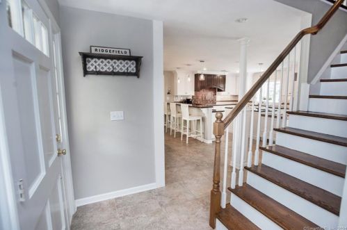 106 Peaceable St, Ridgefield, CT 06877-4836