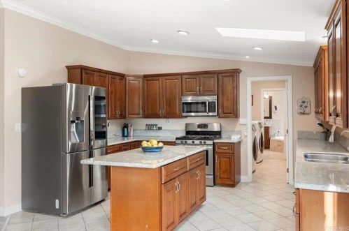 1992 Warmlands Ave, Vista CA  92084-3332 exterior