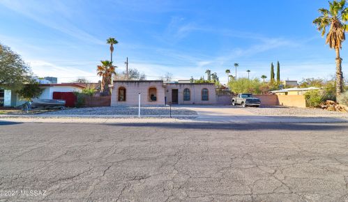 9762 Shiloh St, Tucson, AZ 85748-3208