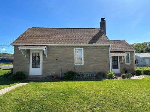 212 5th St, Walnutport, PA 18088-1314