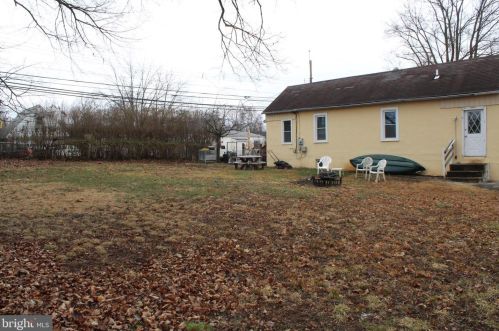 422 Walnut St, Pottstown PA  19464-5612 exterior