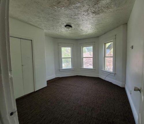 309 Phillips St, New Castle PA  16101-4753 exterior