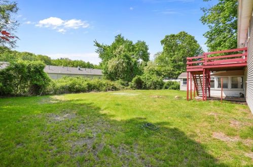 5 Baldwin Dr, Providence RI  02919-1512 exterior