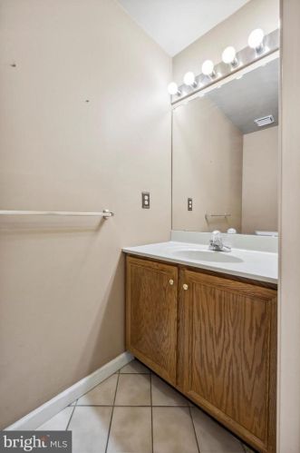 110 Gleneagles Dr, Blue Bell PA  19422-3240 exterior