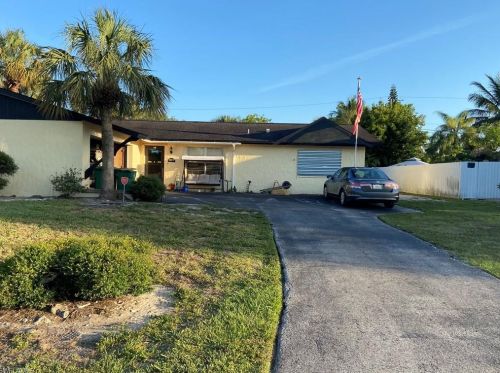 4922 18th Ct, Naples, FL 34116-5712