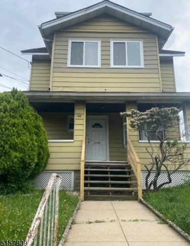 198 Nesbit Ter, Irvington, NJ 07111-2203