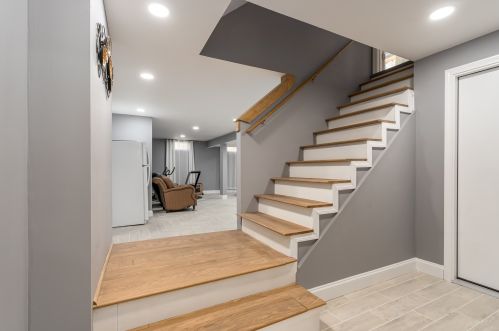 4 Ames Rd, Brookline NH  03033-2304 exterior