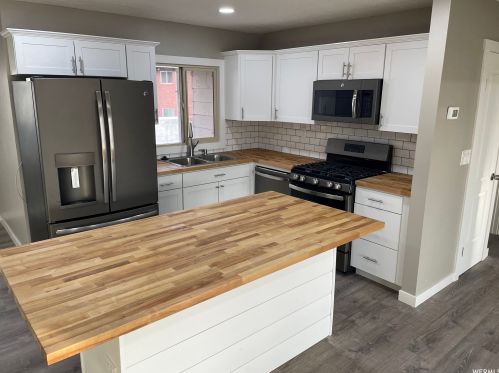 5084 Ridgeline Dr, Ogden, UT 84405-6546