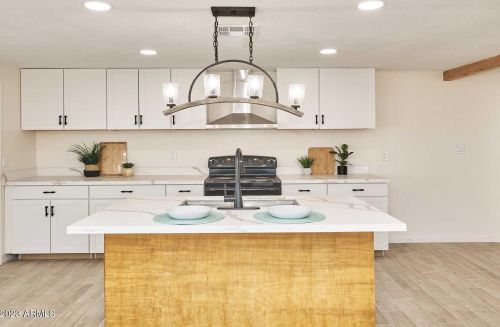 1811 Encinas Ln, Phoenix AZ  85040-1414 exterior