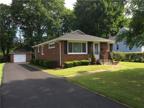1893 King Dr, Hermitage, PA 16148-4129