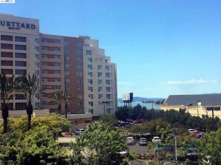 1557 Brunswig Ln, Oakland, CA 94608-2406