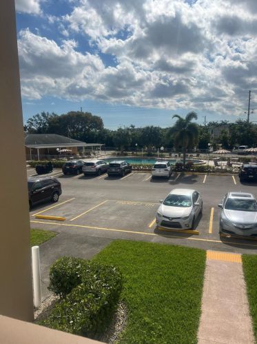 250 Southampton C, West Palm Beach FL  33417-2348 exterior