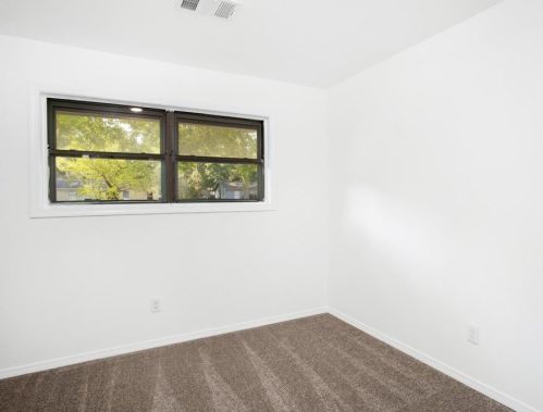 719 Silverdale Dr, Conroe TX 77301-4678 exterior