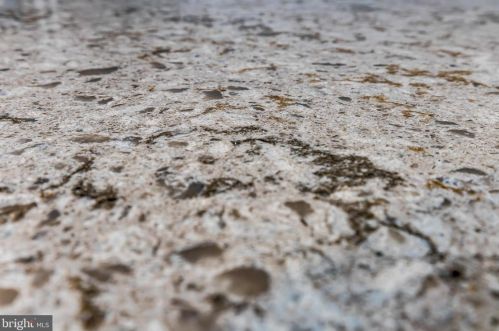 77 Midway Farms Ln, Lancaster PA  17602-2671 exterior