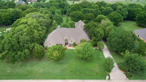 7301 Stallion St, Denton, TX 76208-8101