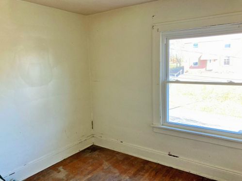 524 Moody Ave, New Castle PA  16105-2431 exterior