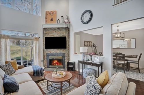 61 Loft Dr, Martinsville, NJ 08836-2257