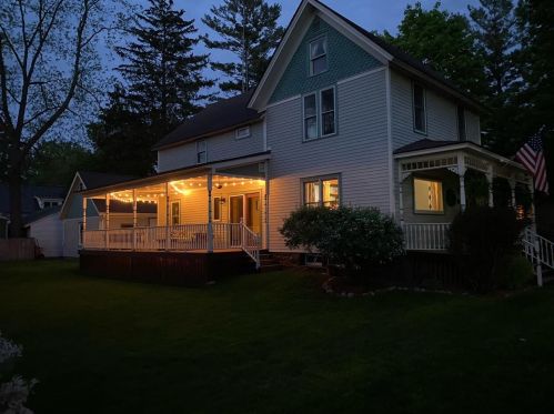 516 Jefferson St, Oconomowoc, WI 53066-3821