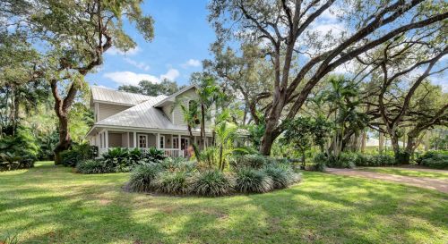 2806 Laurel Dr, Vero Beach, FL 32960-5018