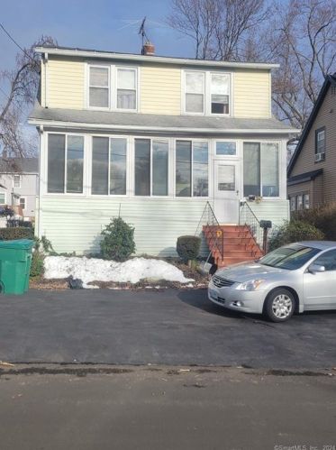 8 Harding Ave, Bloomfield, CT 06002-3805