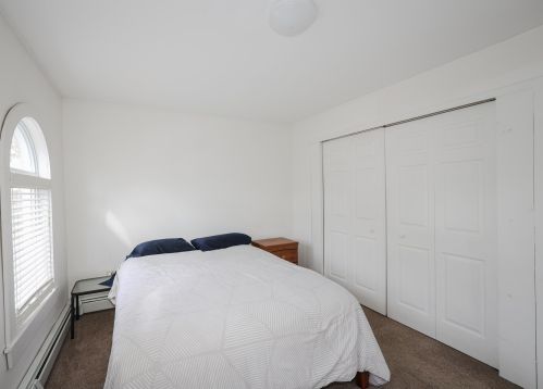 5 Gerry Ave, Newmarket NH  03857-1901 exterior