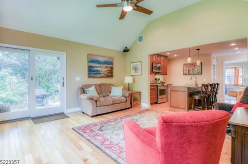 30 Munsee Dr, Cranford NJ  07016-3460 exterior