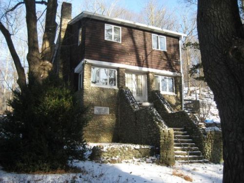 2906 Bartonsville Ave, Bartonsville, PA 18321-7846