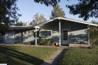 2305 Camden St, Richland, WA 99352-4011