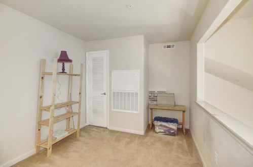 5482 Tares Cir, Elk Grove CA  95757-4361 exterior