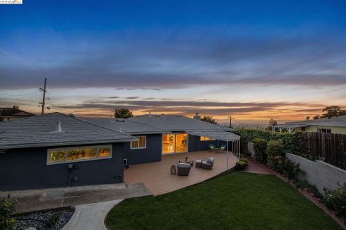 8410 Aster Ave, Oakland CA  94605-4104 exterior