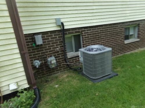 1034 Heathwood Dr, Englewood OH  45322-2429 exterior