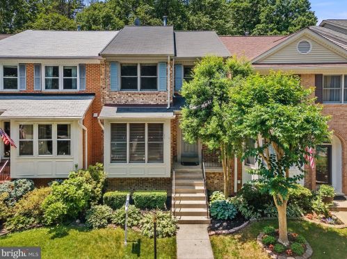 8042 Galla Knoll Cir, Springfield, VA 22153-2451