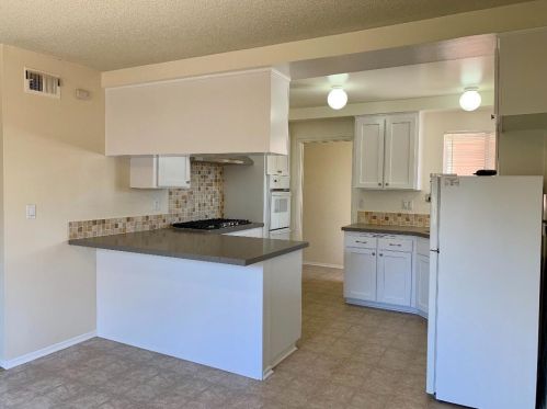 7572 Hempstead Ave, Santa Barbara, CA 93117-1934