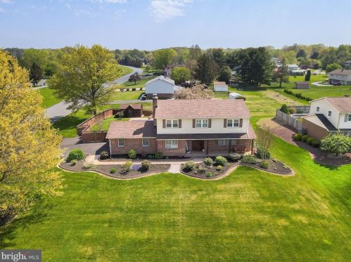 1 Valerie Dr, Bear, DE 19701-1748