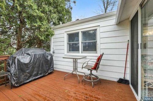 109 Hiawatha Blvd, Oakland NJ  07436-2905 exterior