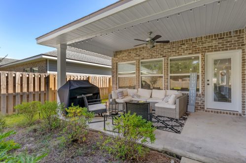 31 8th Ave, Shalimar FL  32579-1806 exterior