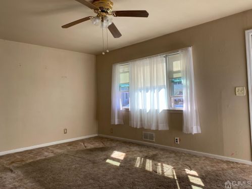 28 Mansfield Ave, East Brunswick, NJ 08816-3026