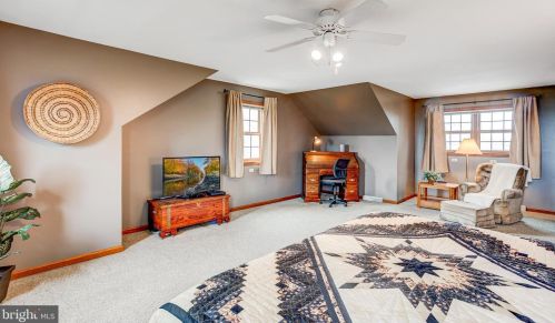 75 Maple Ave, Bareville PA  17540-9602 exterior