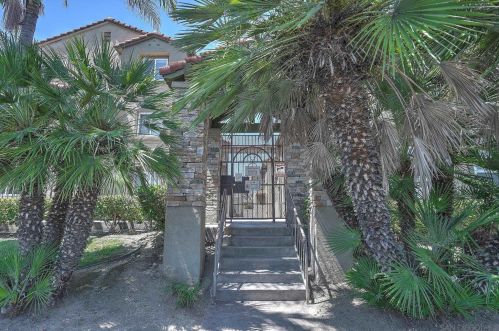 4222 Menlo Ave, San Diego CA 92115-7823 exterior