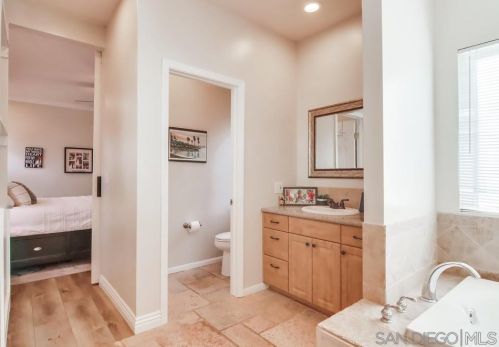 3160 Goldfinch St, San Diego CA 92103-2965 exterior