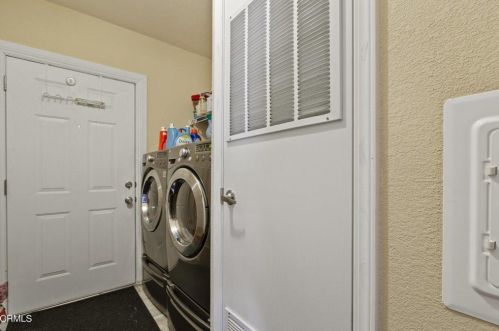 1550 Rory Ln, Simi Valley CA  93063-4380 exterior