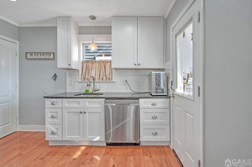 535 Front St, Green Brook NJ  08812-1009 exterior