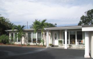 2401 Siesta Dr, Sarasota, FL 34239-5402