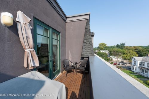 23 Wallace St, Tinton Falls NJ  07701-6616 exterior