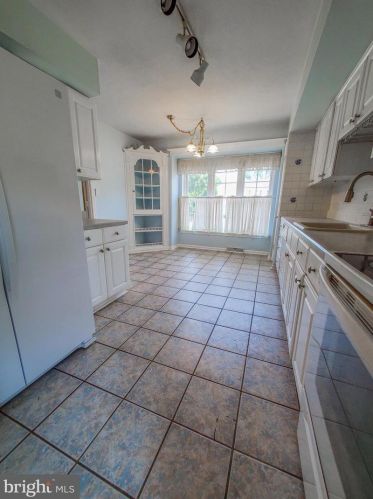 12 Heritage Dr, Dover DE  19904-6519 exterior